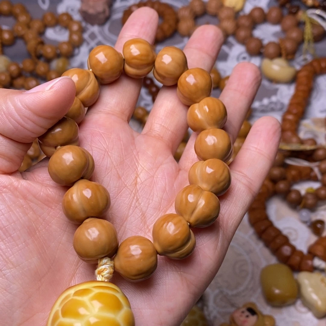 把件猴头核桃柯基屁桃龟甲