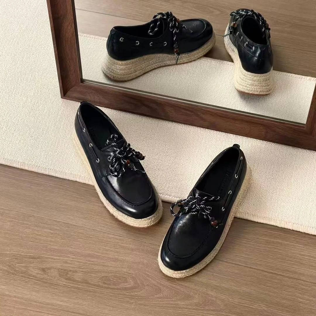 HUSSLOVE 头层羊皮·跟高5CM·复古英伦风穿孔系带草编坡跟渔夫单鞋