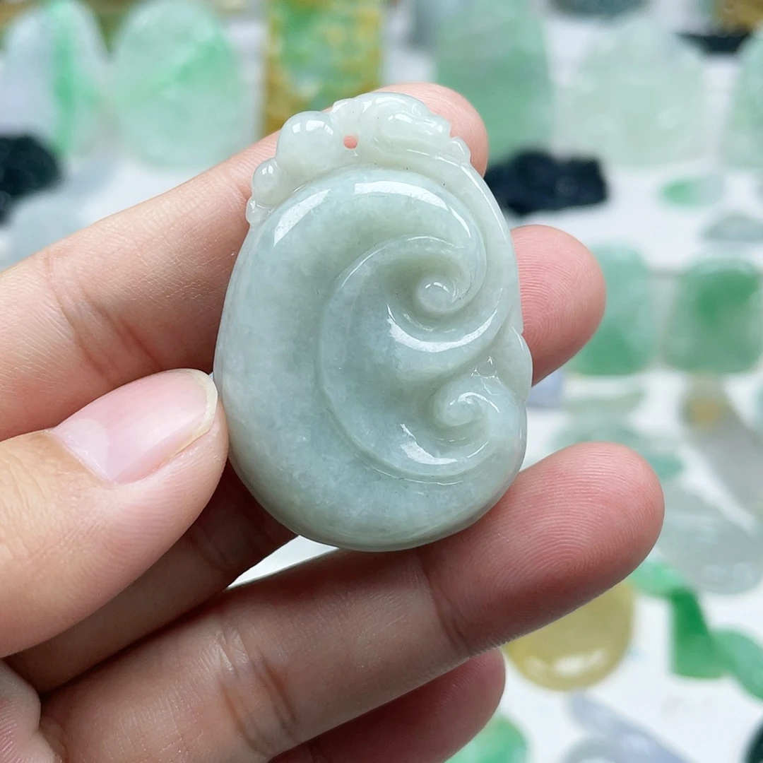 翡翠颈饰未镶嵌如意