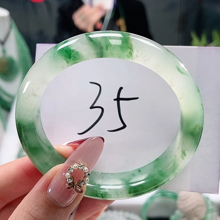 石英质玉手镯未镶嵌天然A货非洲翠手镯