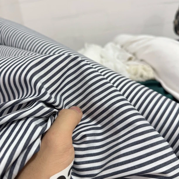 25 纯棉精梳棉丝滑色织条纹面料3米价