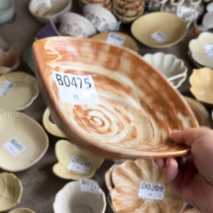 陶475粗陶异形三角碗一个
