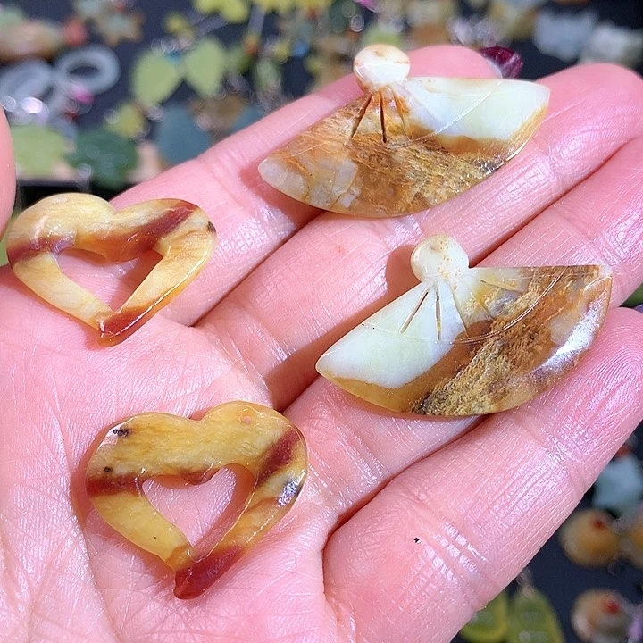 蛇纹石玉耳饰未镶嵌