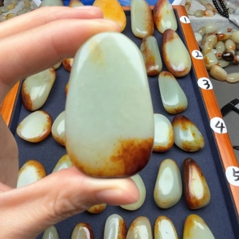 和田玉颈饰未镶嵌优**饰