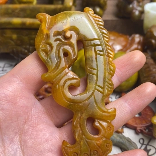 蛇纹石玉未镶嵌颈饰06