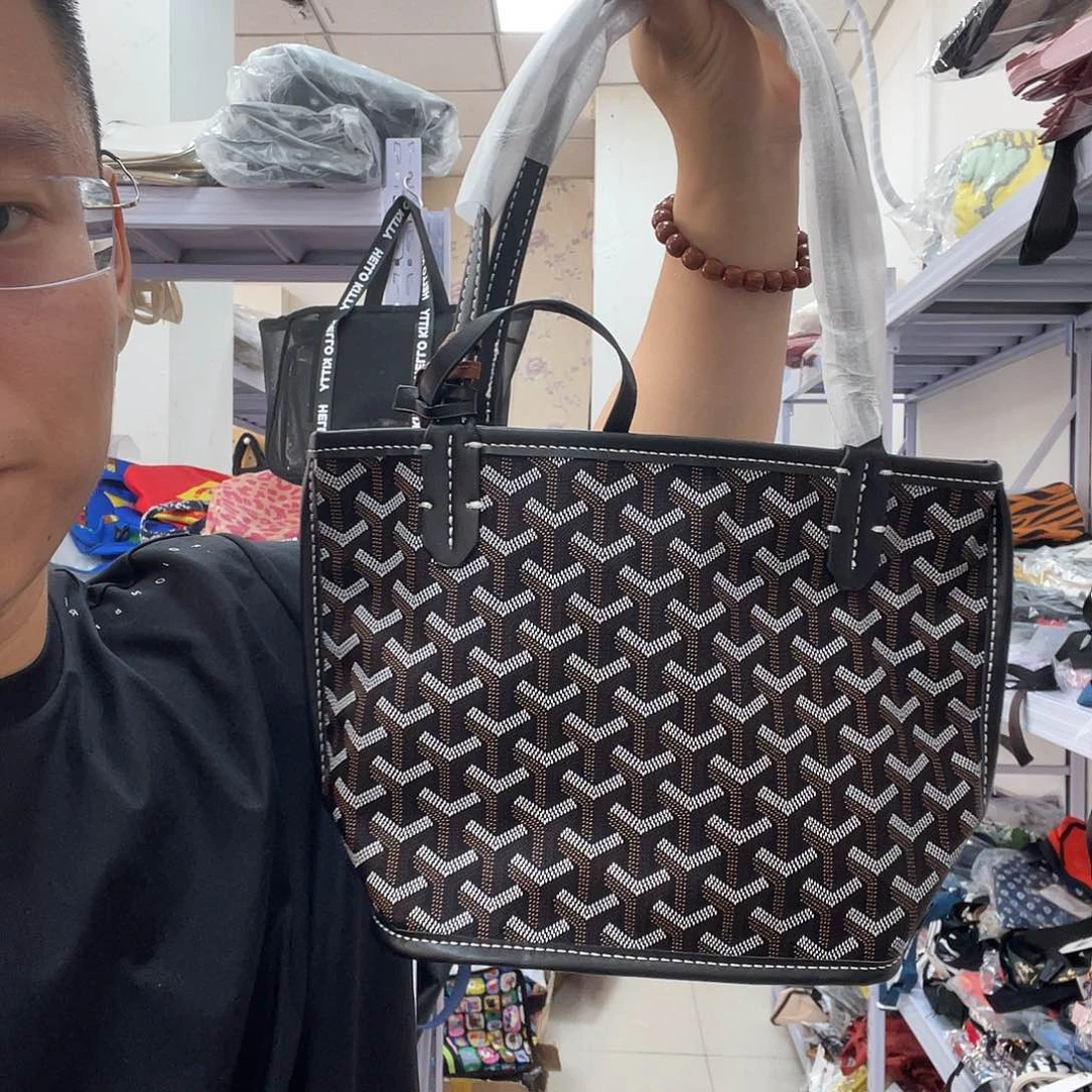 PU化妆包等各种产品和