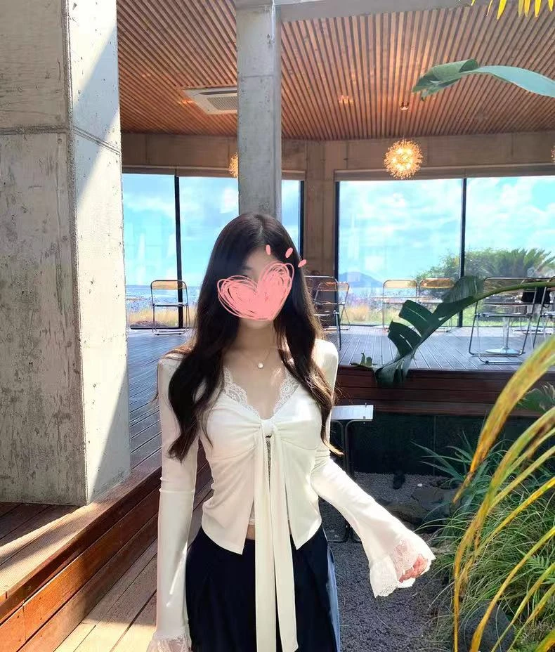 现货~2025早秋新款法式纯欲甜辣蕾丝拼接长袖修身显瘦绑带女T恤