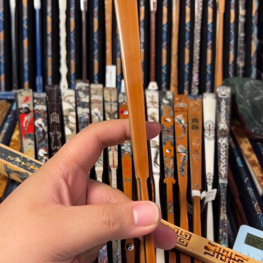 扇子扇子的设计非常精致