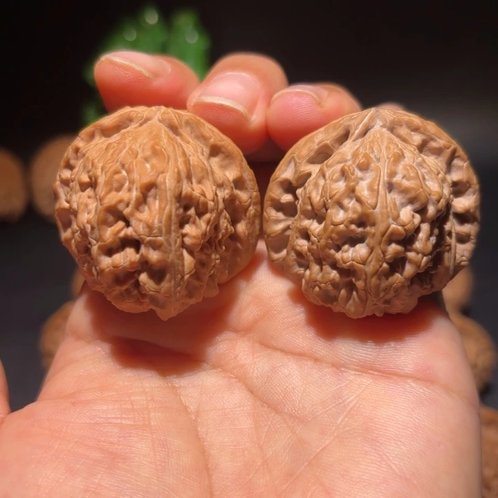 文玩核桃吊坠文玩核桃吊坠白狮子41