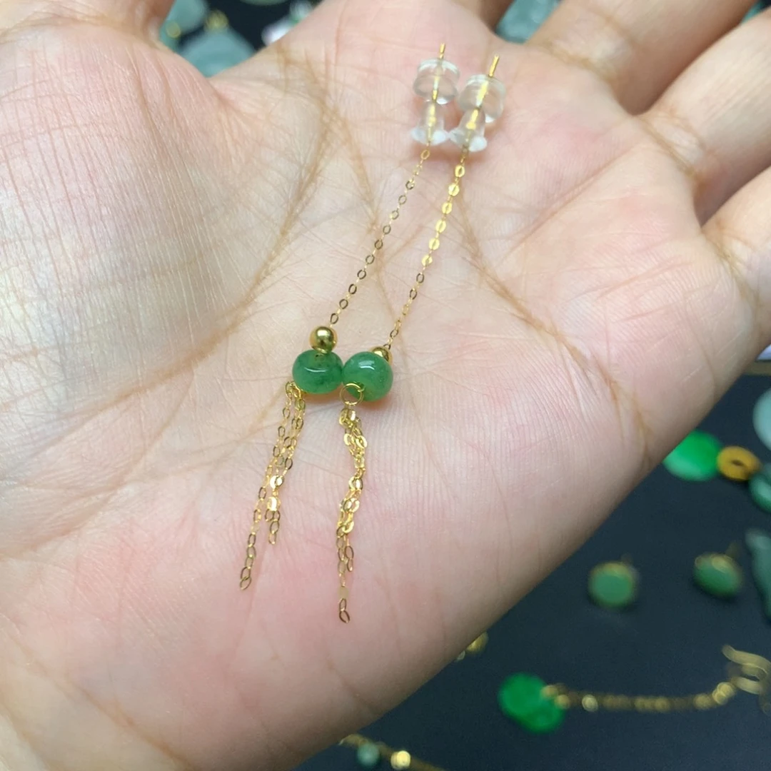 18K金镶嵌翡翠耳饰耿****.有纹裂