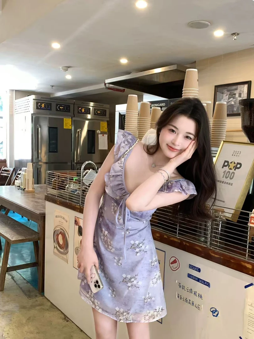 8910  仲夏夜之梦  夏季新款法式甜美气质修身收腰显瘦碎花连衣裙