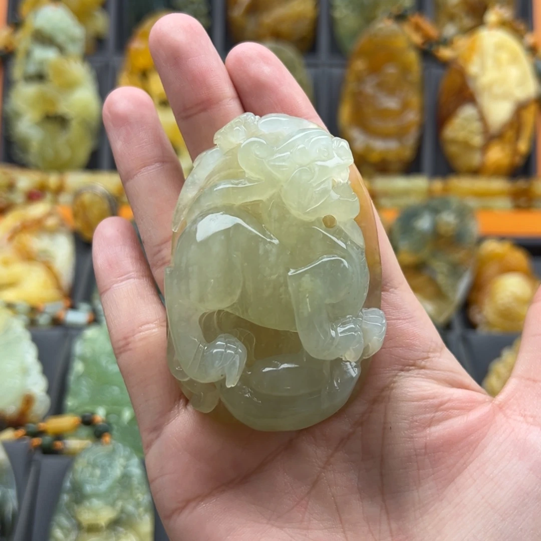 未镶嵌蛇纹石玉颈饰