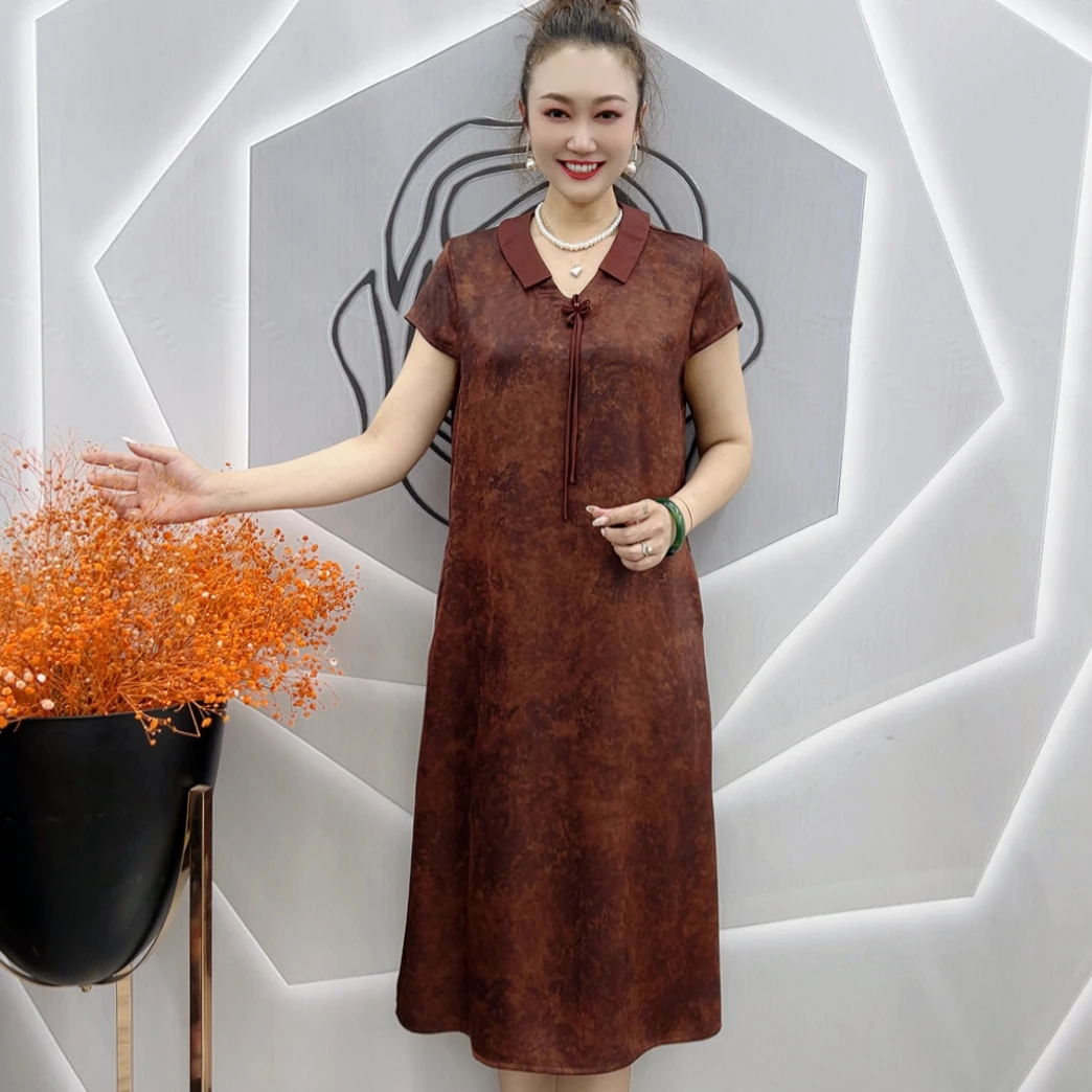 8829 翻花V领宽松舒适中长显瘦妈妈裙气质连衣裙