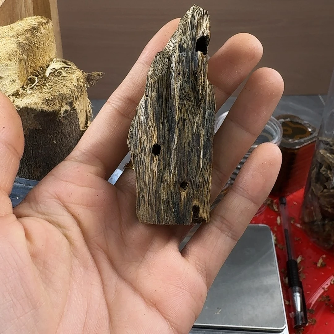 香料绿奇楠虫漏白棋10克