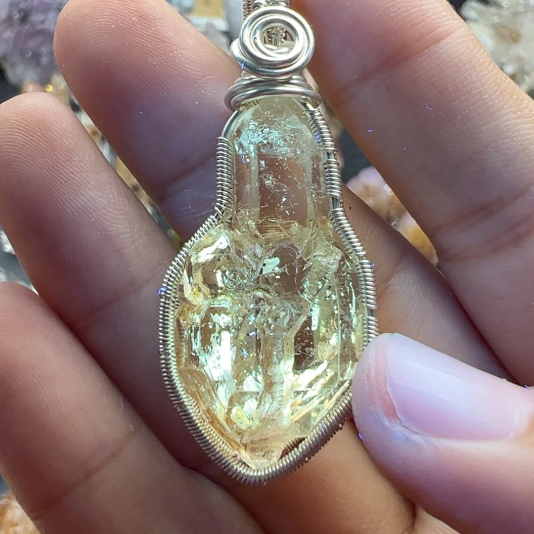 石材油胆骸骨吊坠