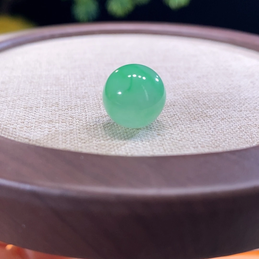 翡翠未镶嵌颈饰冰飘阳绿13.1mm