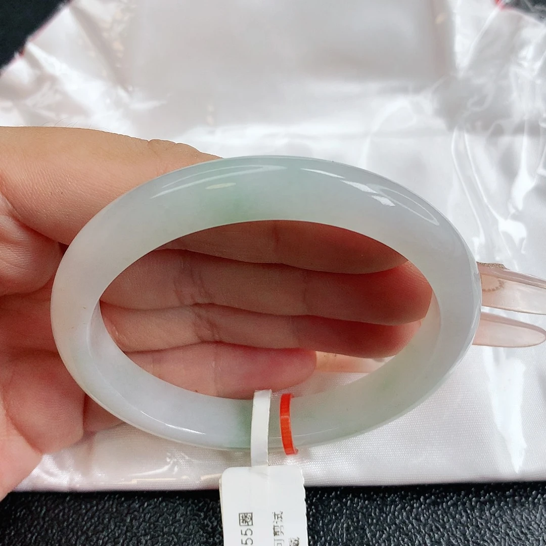 【闪购商品】未镶嵌手镯（贵妃镯）翡翠，55
