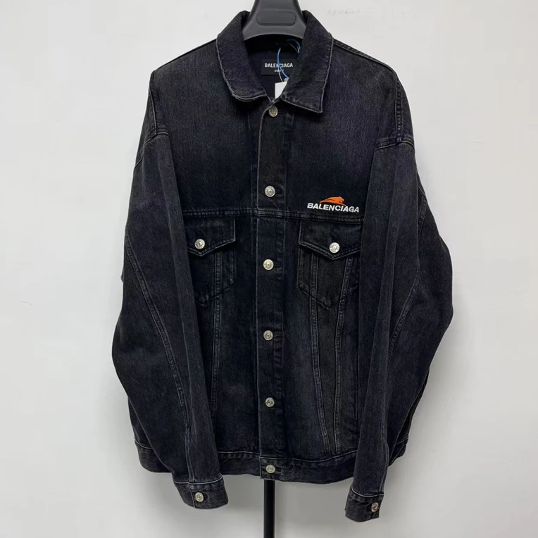 未使用 Balenciaga/巴黎世家 字母印花单排扣翻领牛仔外套 04496