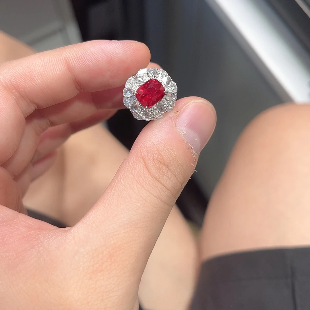 尖晶石戒指18K金镶嵌