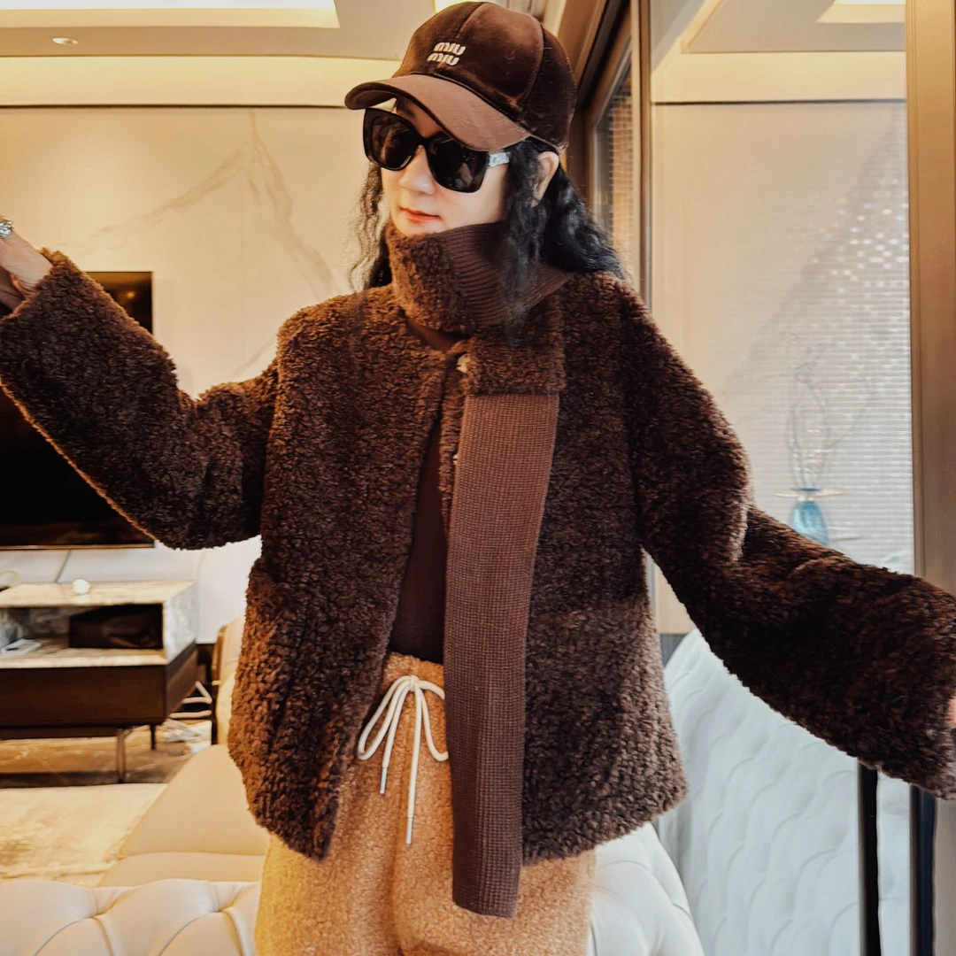 M54J055慕之淇羊羔绒皮毛一体韩版时尚围巾领保暖洋气短款外套