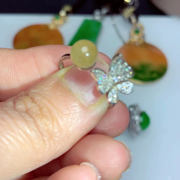 翡翠吊坠(不含链)未镶嵌