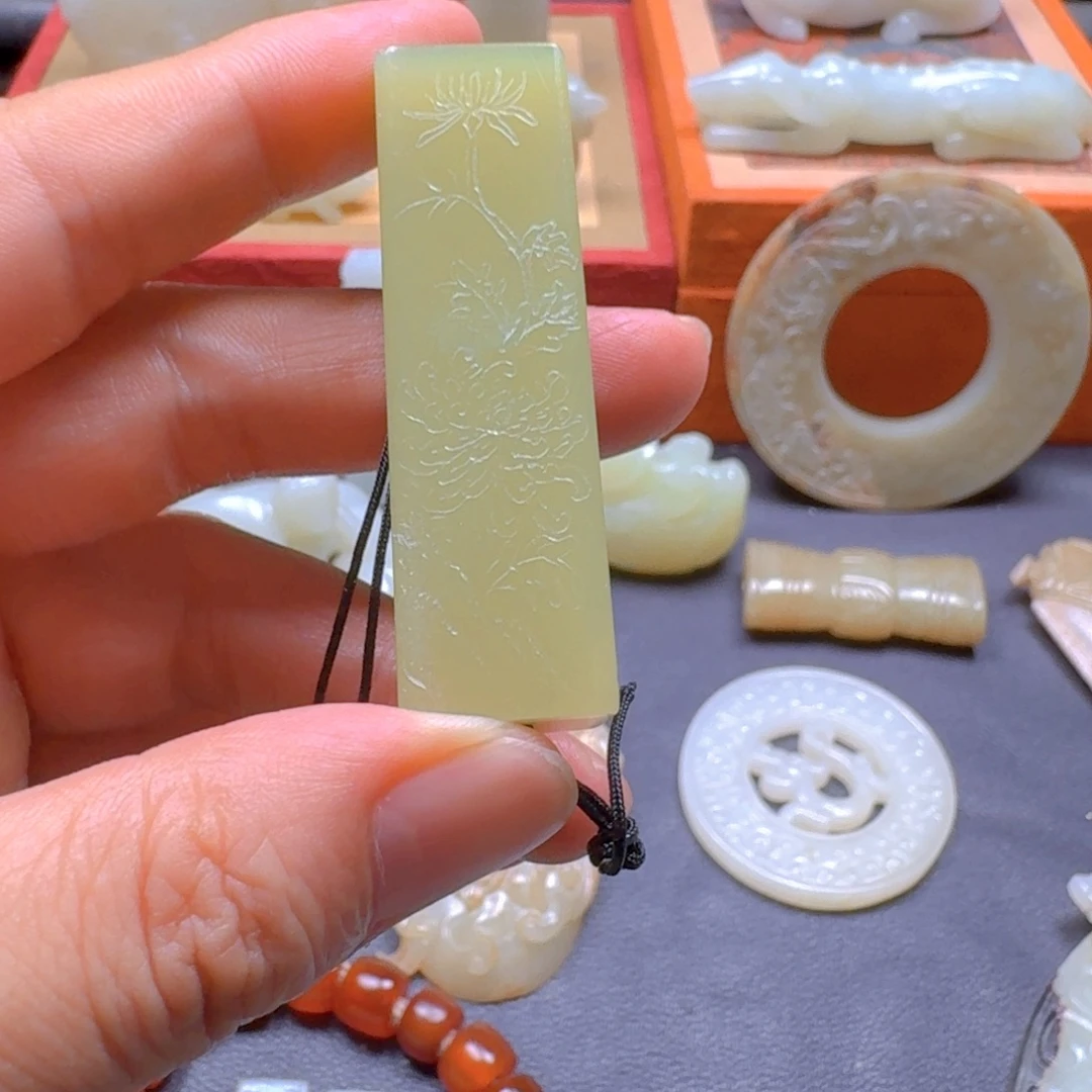 和田玉未镶嵌挂件