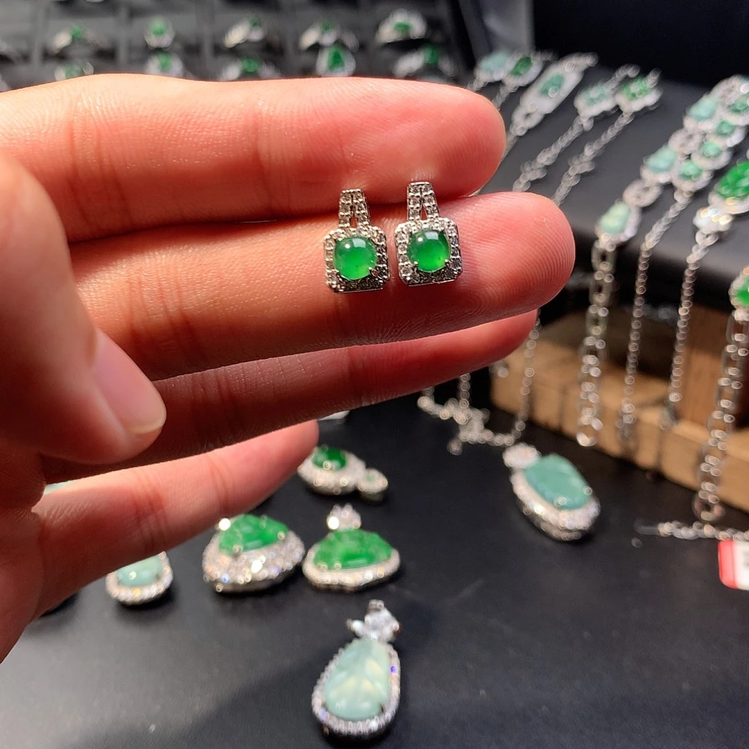 翡翠未镶嵌耳钉耳钉