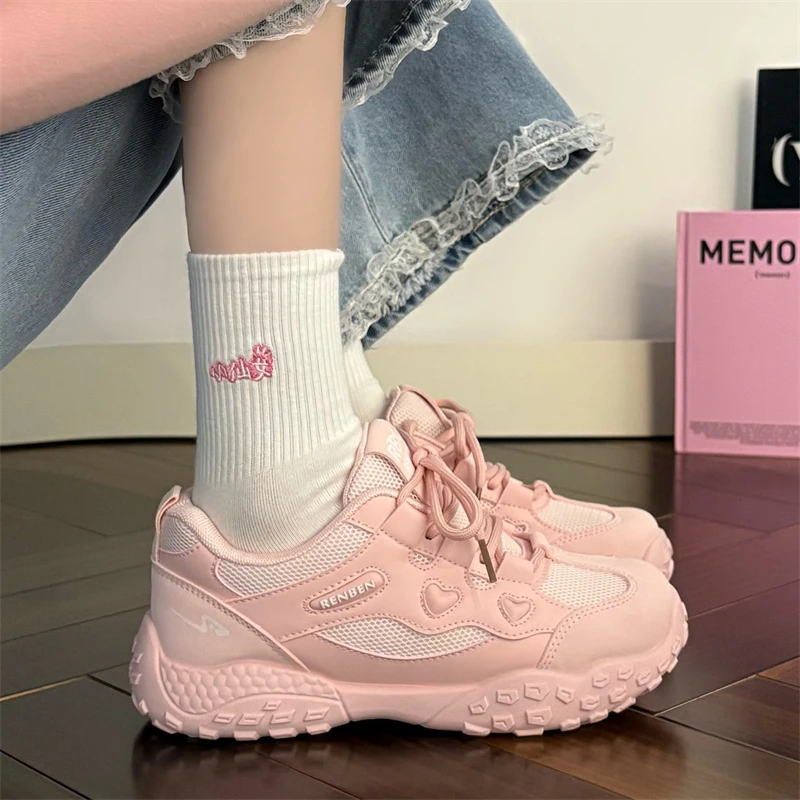 人本女款爱心德训鞋2025春季新款爆款透气时尚百搭休闲鞋运动板鞋