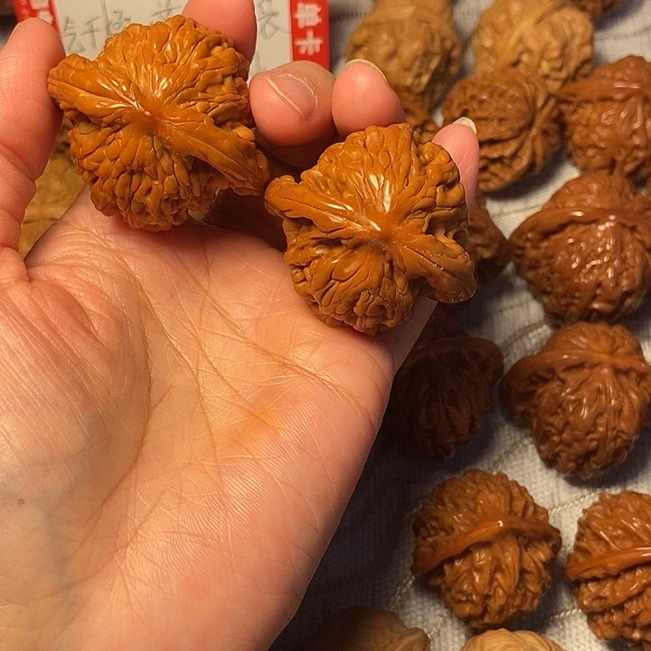 文玩核桃吊坠42狮虎兽
