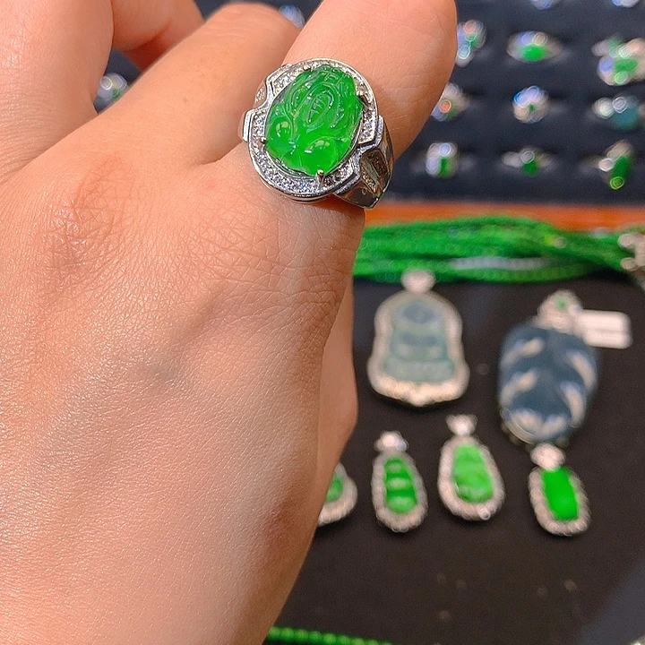 翡翠未镶嵌吊坠(不含链)