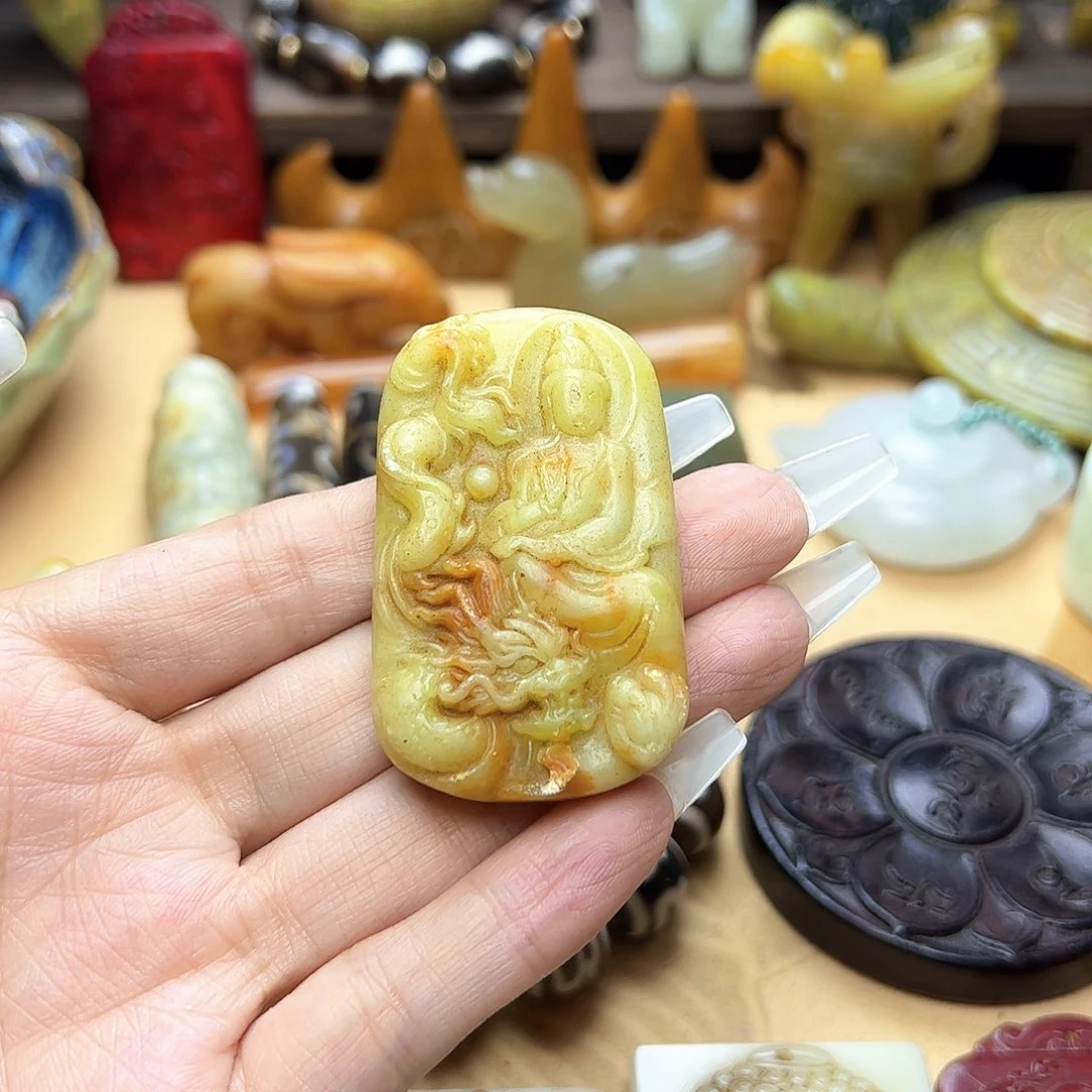 蛇纹石玉未镶嵌颈饰