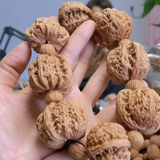 【闪购商品】把件文玩核桃40闷白手持油