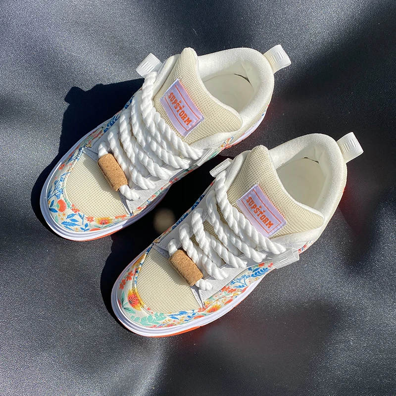 大码板鞋百搭旅游鞋秋冬爆款白色国潮面包鞋休闲鞋潮流情侣帆布鞋