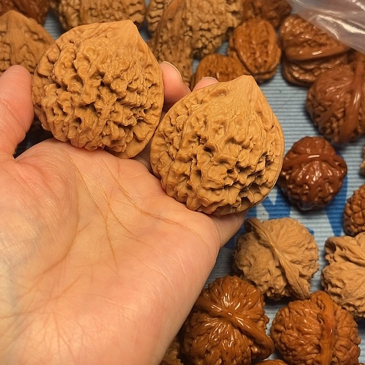 文玩核桃吊坠46官帽