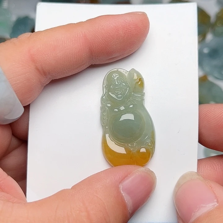 翡翠颈饰未镶嵌布袋佛