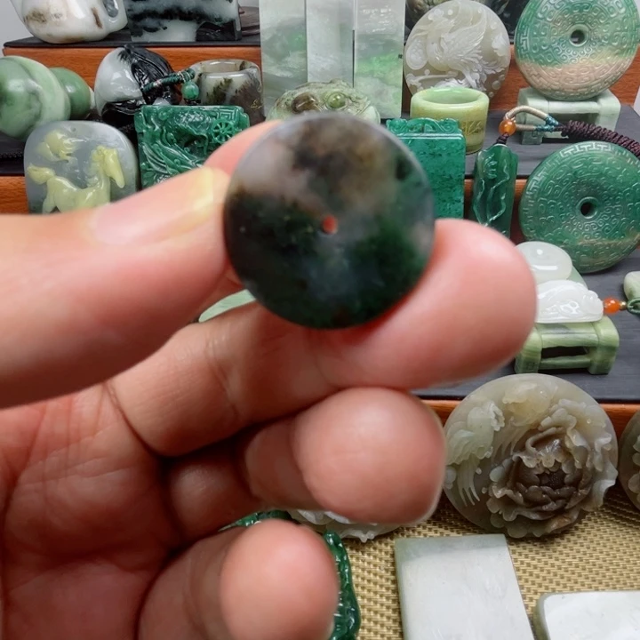百***r独山玉未镶嵌珠宝半成品