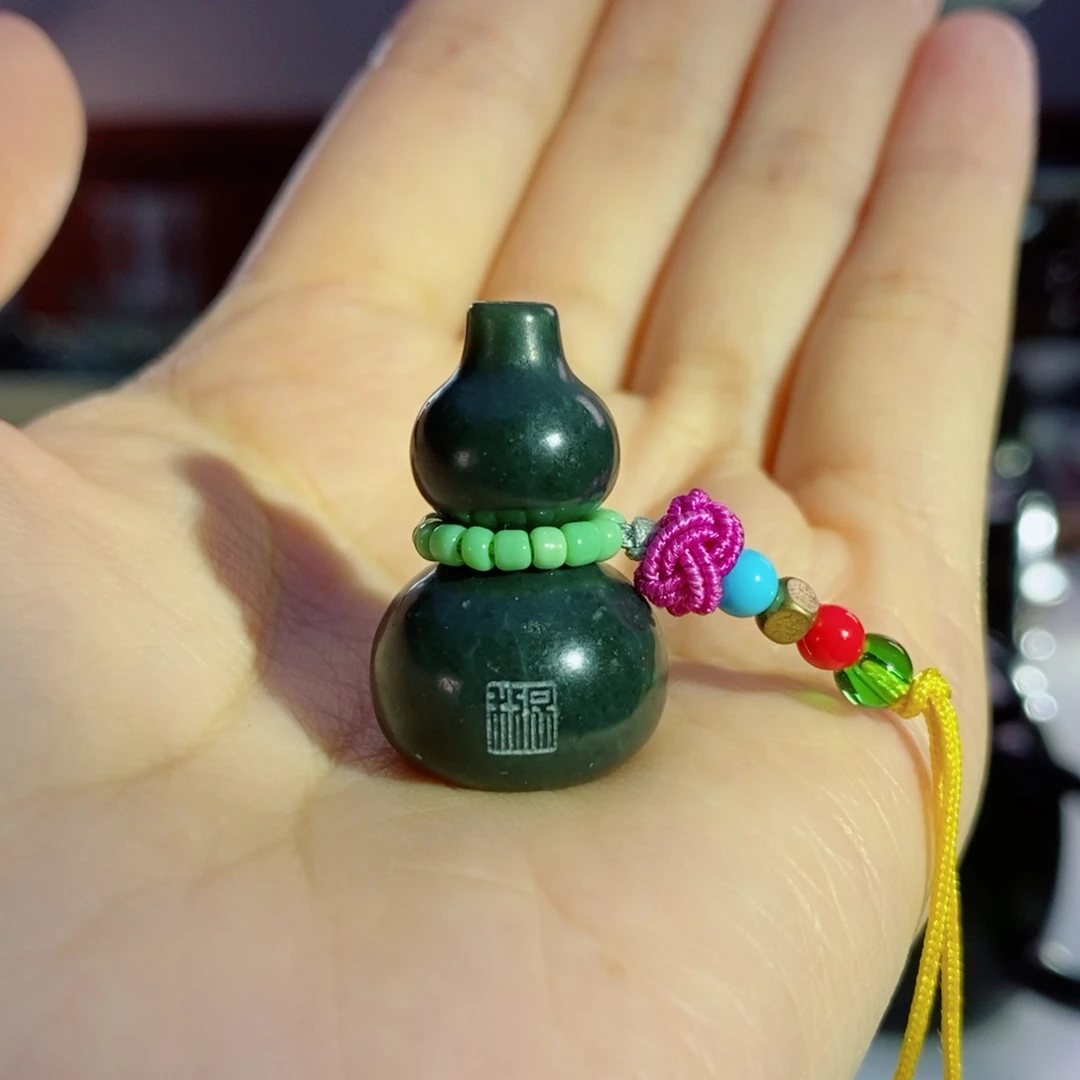 未镶嵌和田玉（青玉）摆件微瑕