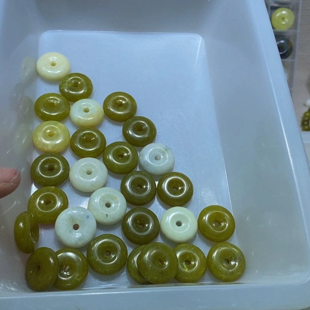 蛇纹石玉未镶嵌颈饰43