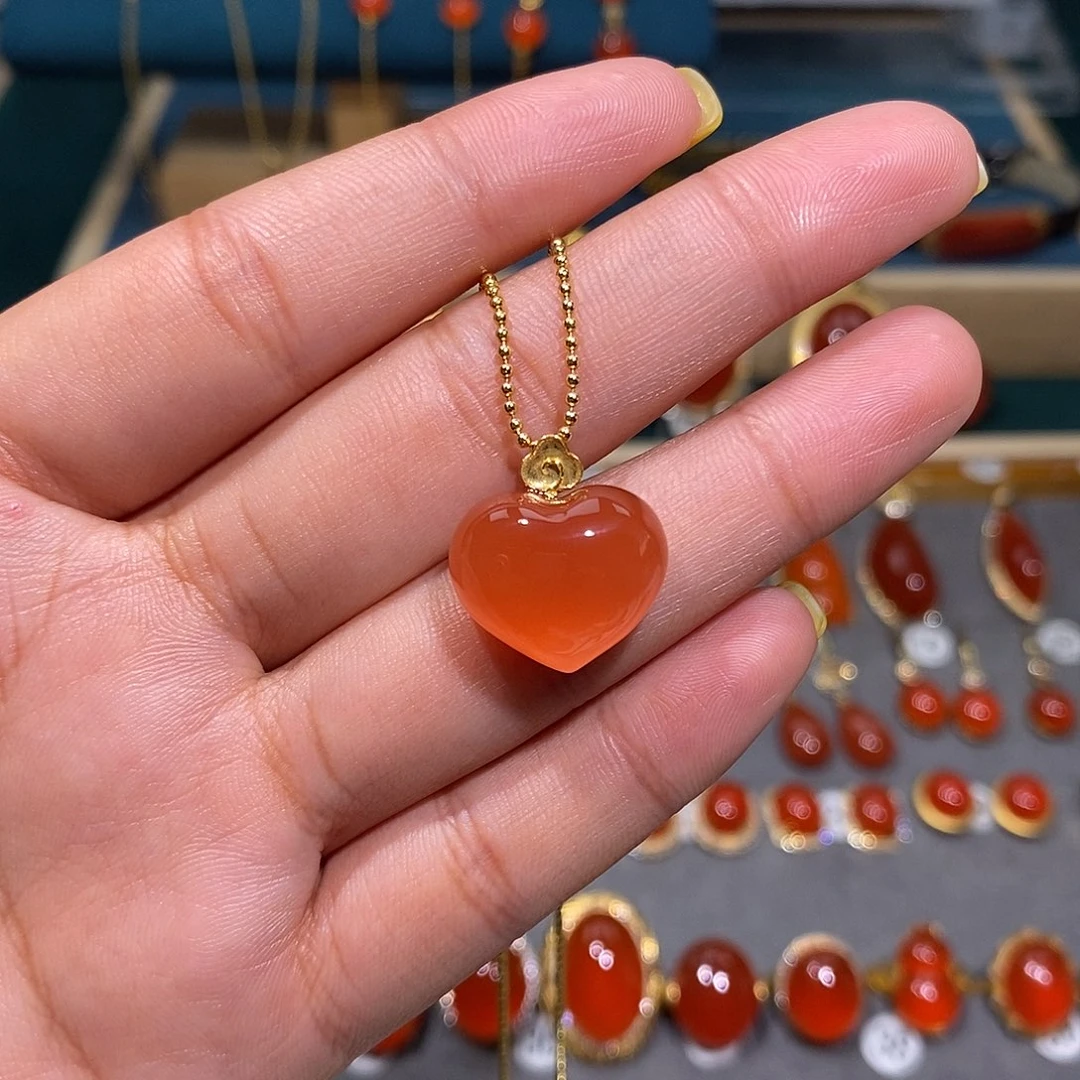 南红玛瑙18K金镶嵌颈饰