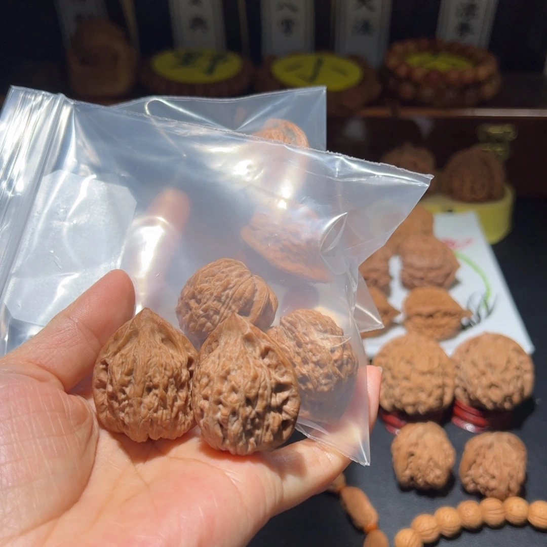 W***o把件文玩核桃铁豆豆鸡心3对
