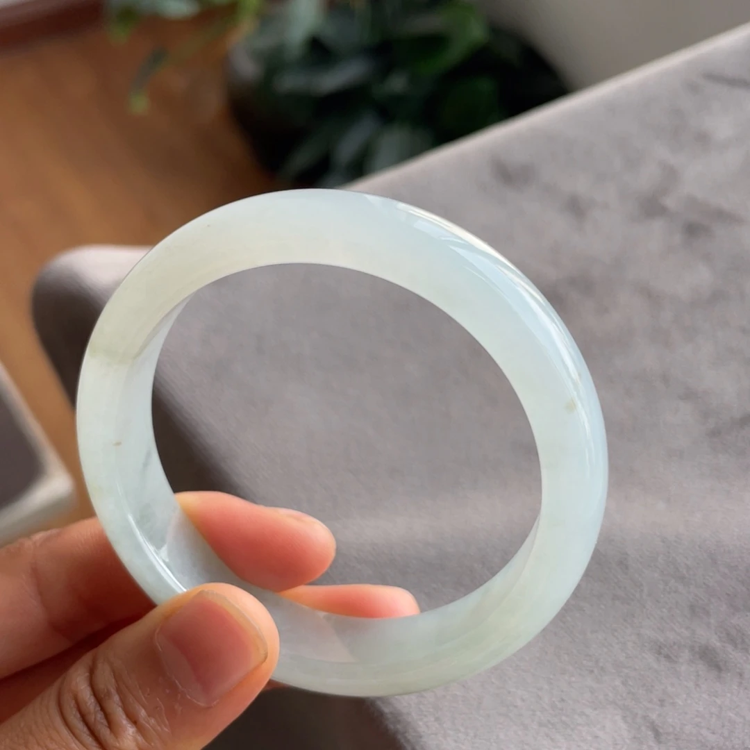 未镶嵌手镯翡翠白月光