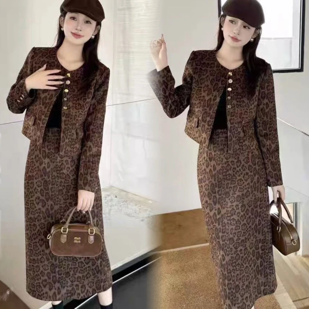 2025秋季新款时尚百搭豹纹套装气质洋气女显瘦遮肚减龄大码两件套