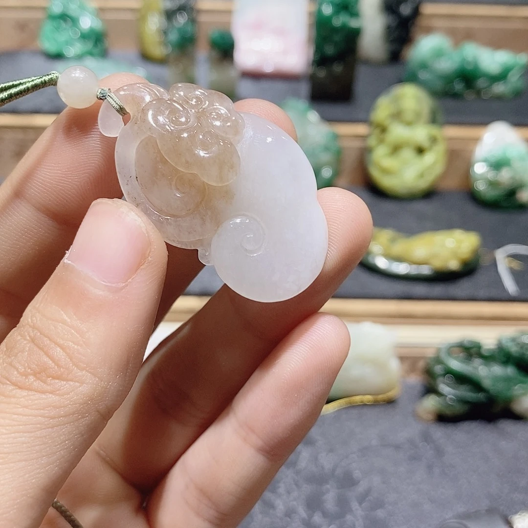 独山玉未镶嵌吊坠