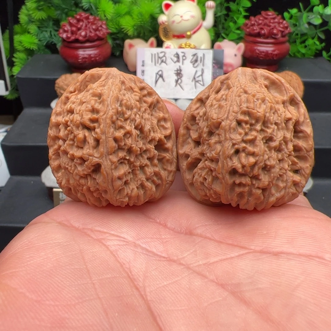 把件文玩核桃蚂蚁纹南疆石，尺寸38.5