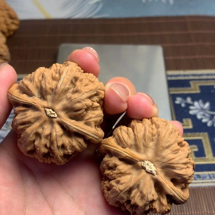 吊坠文玩核桃要**光粗筋