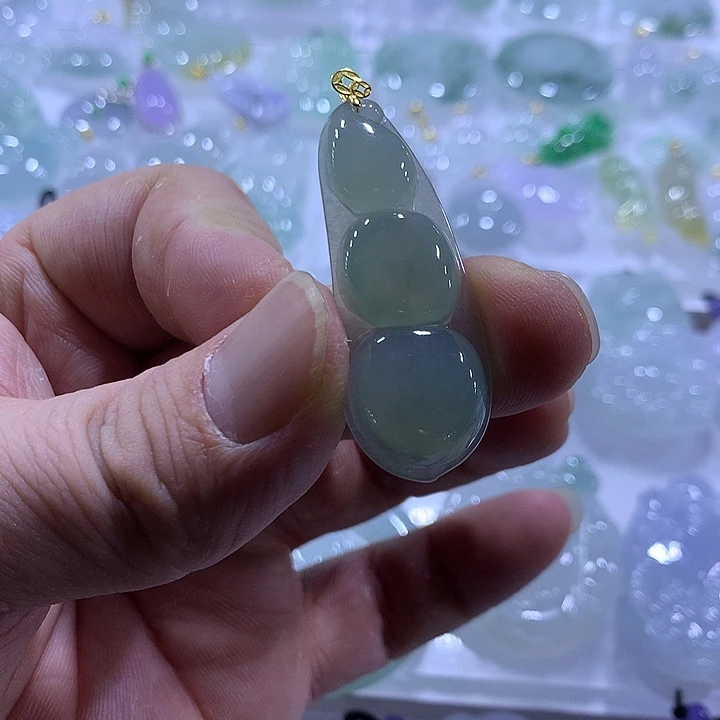翡翠18K金镶嵌颈饰天然翡翠A货吊坠