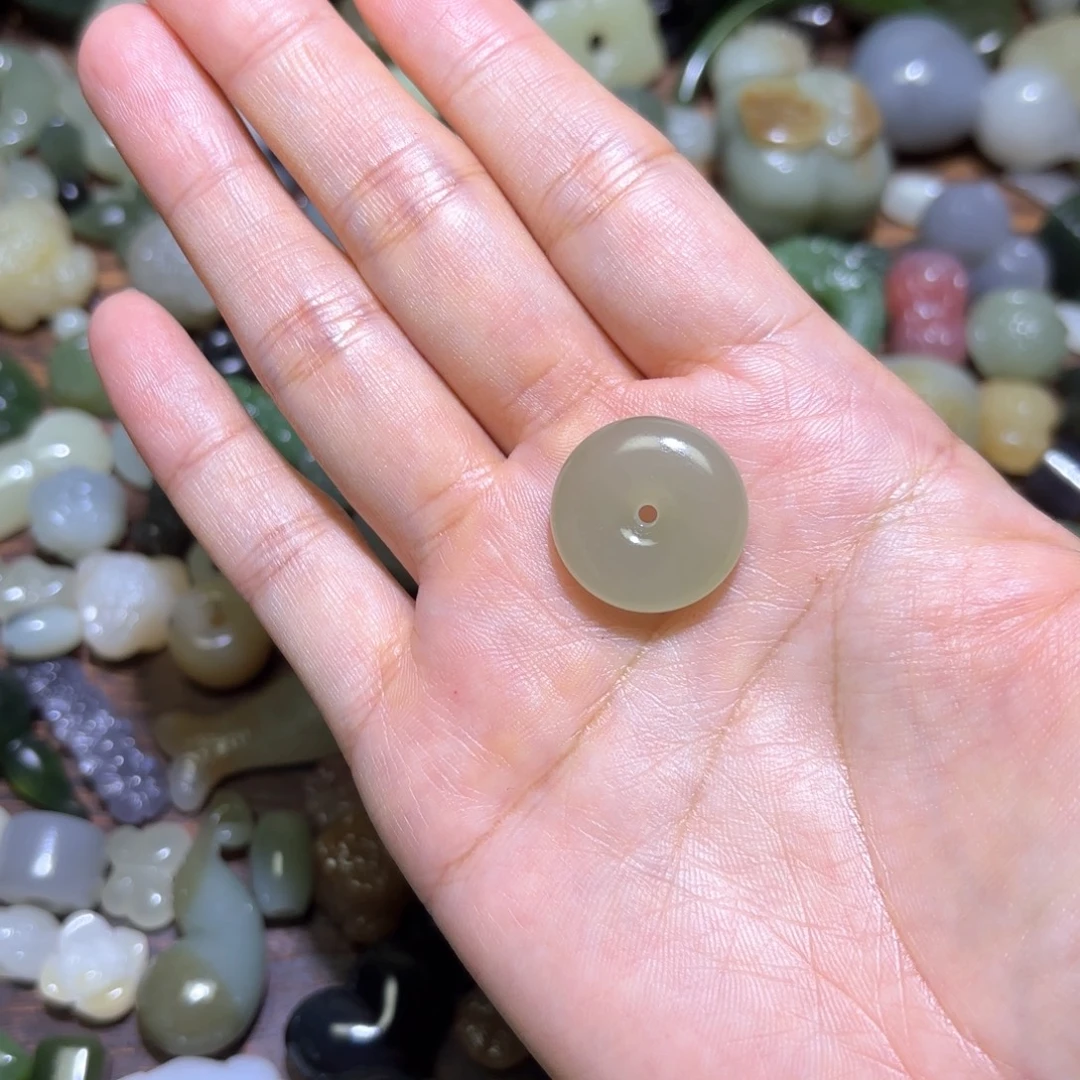 玲***语和田玉未镶嵌珠宝半成品