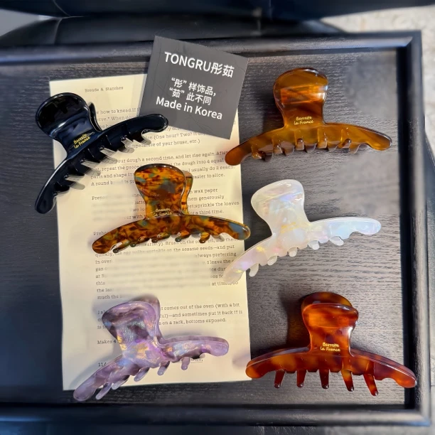 韩国东大门进口气质时尚焦糖色中号百搭简约优雅后脑勺鲨鱼夹少女