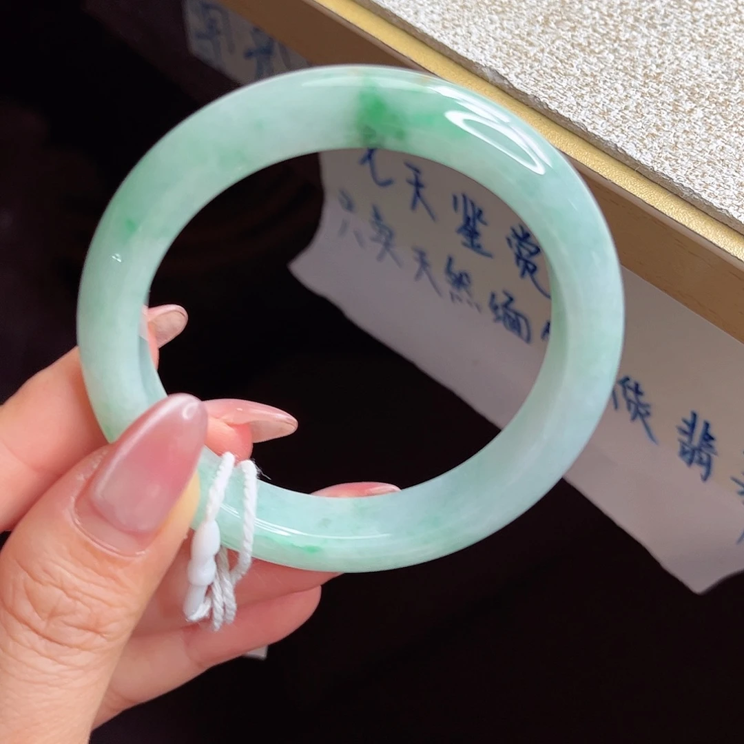 翡翠未镶嵌手镯手镯