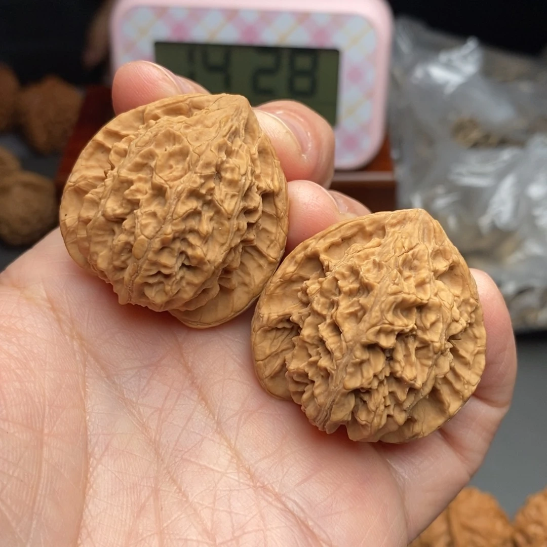 文玩核桃把件文****。小麻子37